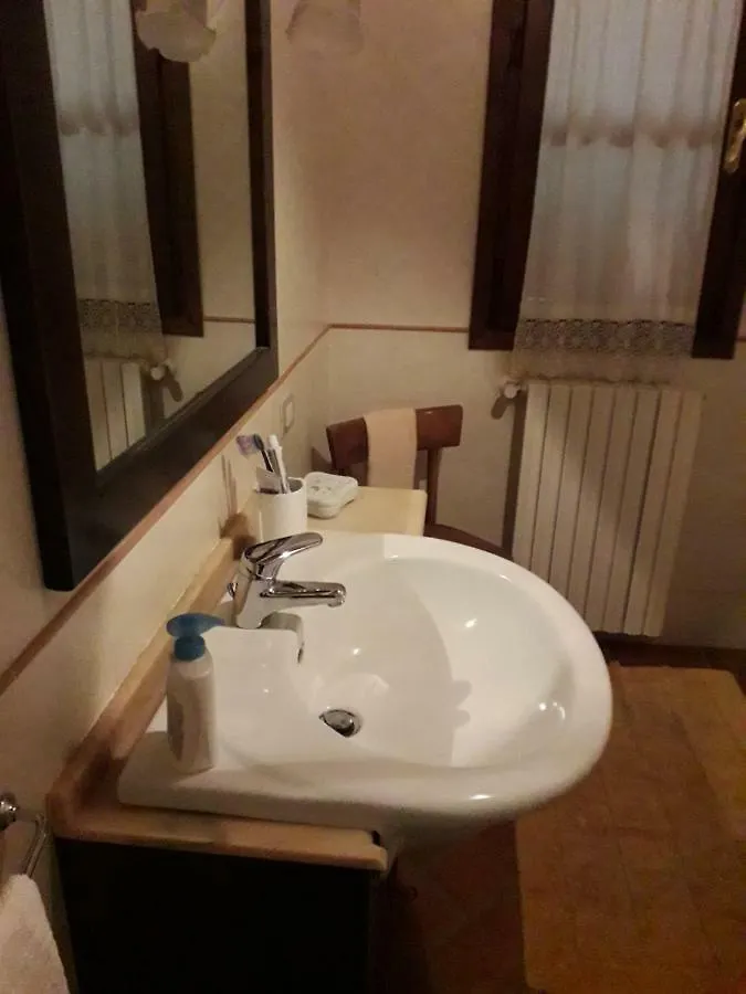 Camere Montalbano San Miniato 0*,